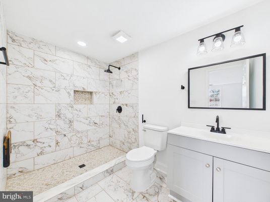 Bathroom, Interior, Marble, Marble Walls, Recessed Lighting