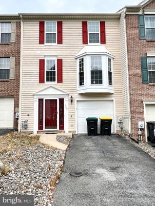 Attached, Exterior, Facade, Brick Facade, Rowhouse
