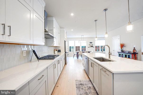 Dining room, Interior, Kitchen, Pendant Lights, Recessed Lighting, Wood Texture Flooring