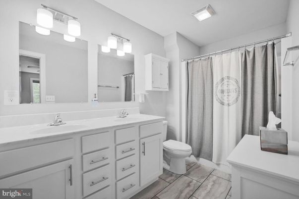 Bathroom, Dual Sink Vanities, Interior
