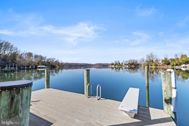 Exterior, Lake