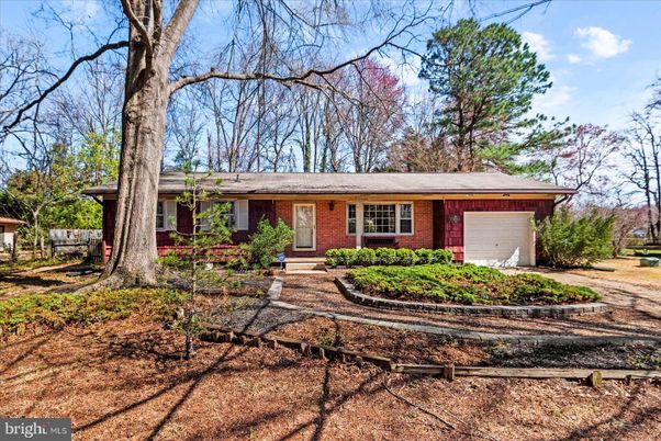 Attached, Exterior, Facade, Brick Facade, Ranch