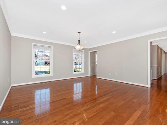 Empty room, Interior, Pendant Lights, Recessed Lighting, Wood Texture Flooring