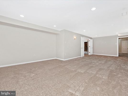 Empty room, Interior, Recessed Lighting