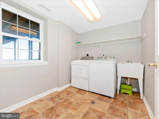 Interior, Washer