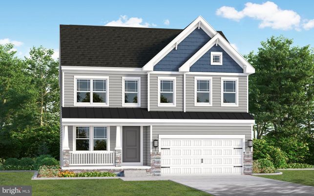 Attached, Exterior, Facade, Farmhouse