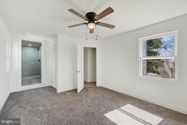Bathroom, Empty room, Interior, Recessed Lighting