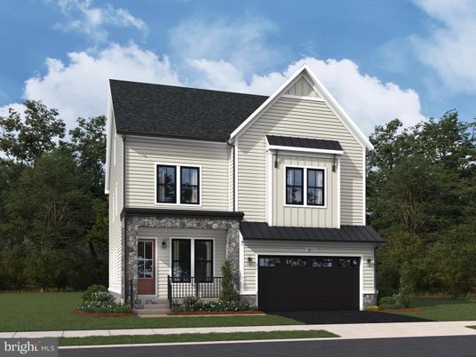 Attached, Exterior, Facade, Farmhouse
