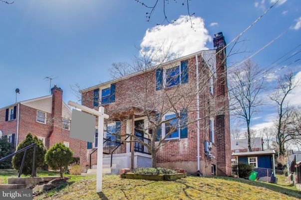Backyard, Exterior, Facade, Brick Facade, None