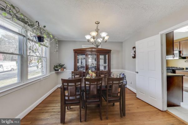 Chandelier, Dining room, Interior, Kitchen, Wood Texture Flooring