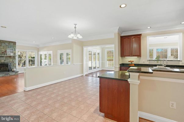 Fireplace, Interior, Kitchen, Pendant Lights, Recessed Lighting, Wood Texture Flooring