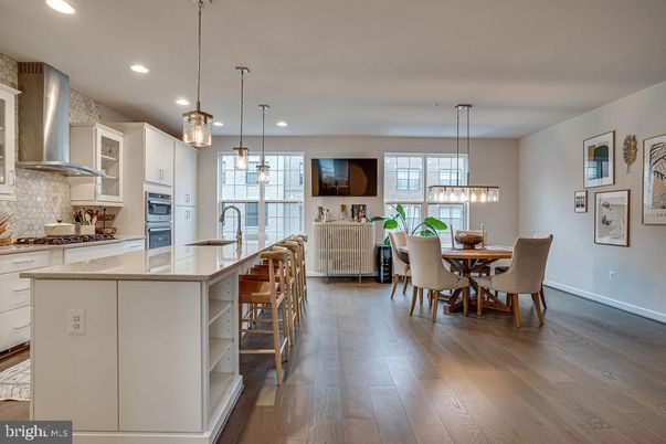 Dining room, Interior, Kitchen, Pendant Lights, Recessed Lighting, Wood Texture Flooring