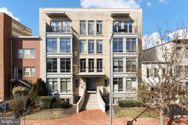 Exterior, Facade, Brick Facade, Rowhouse