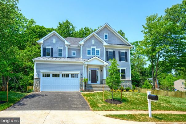 Attached, Exterior, Facade, Farmhouse