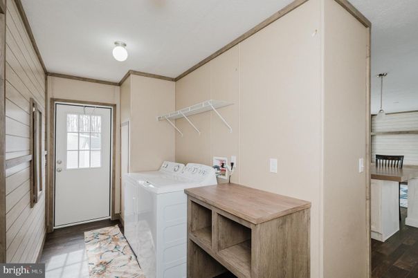 Interior, Washer, Wood Texture Flooring