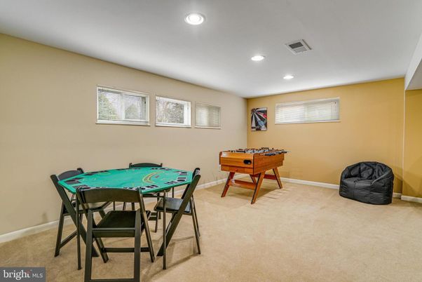 Game Room, Interior, Recessed Lighting