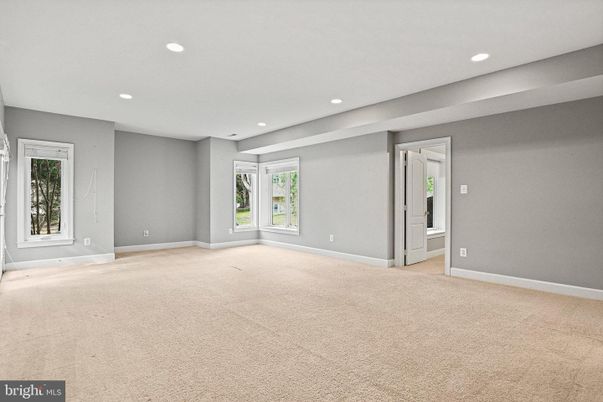 Empty room, Interior, Recessed Lighting