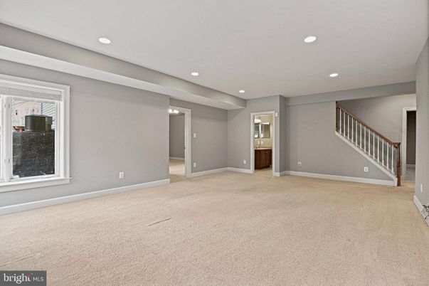 Empty room, Interior, Recessed Lighting