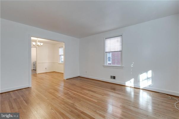 Chandelier, Empty room, Interior, Wood Texture Flooring