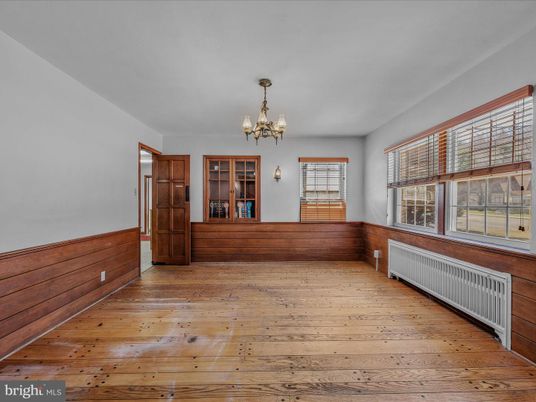 Chandelier, Empty room, Interior, Wood Texture Flooring