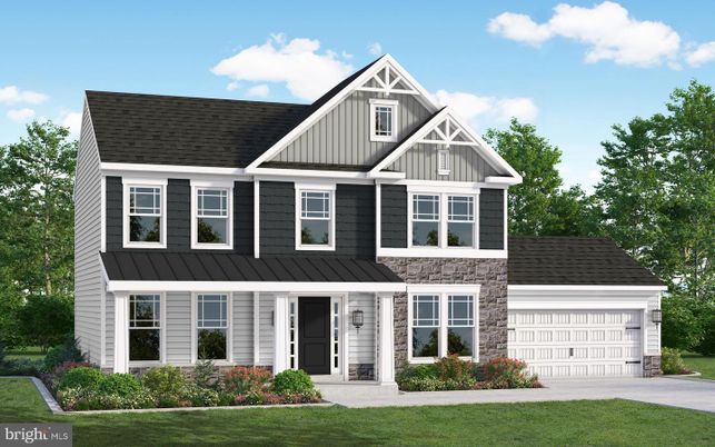 Attached, Exterior, Facade, Farmhouse
