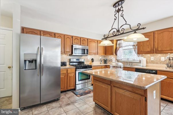 Chandelier, Interior, Kitchen, Pendant Lights, Stainless Steel Appliances