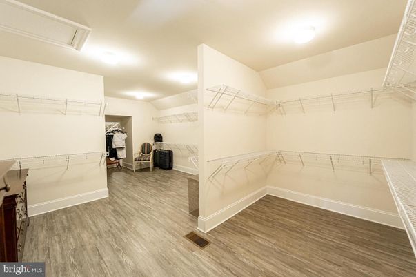 Interior, Walk-in Closets, Wood Texture Flooring