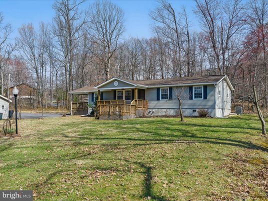 Backyard, Exterior, Facade, Ranch