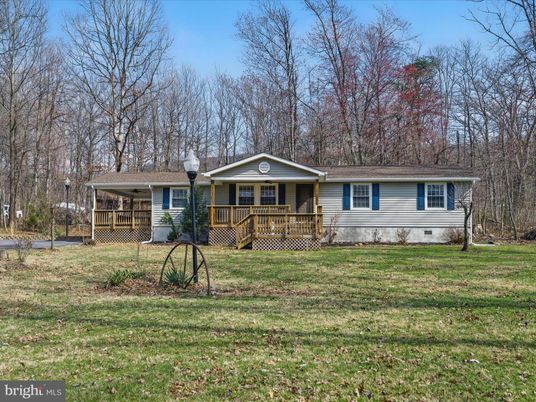 Backyard, Exterior, Facade, Ranch