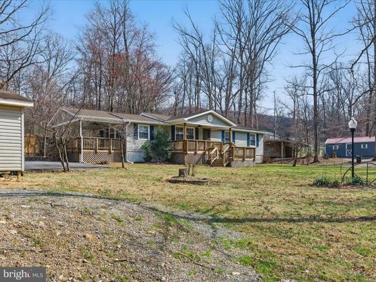 Backyard, Exterior, Facade, Ranch