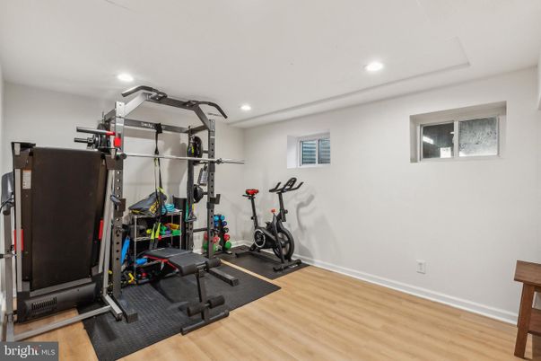 Fitness Equipment, Interior, Recessed Lighting, Wood Texture Flooring