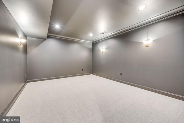 Empty room, Interior, Recessed Lighting