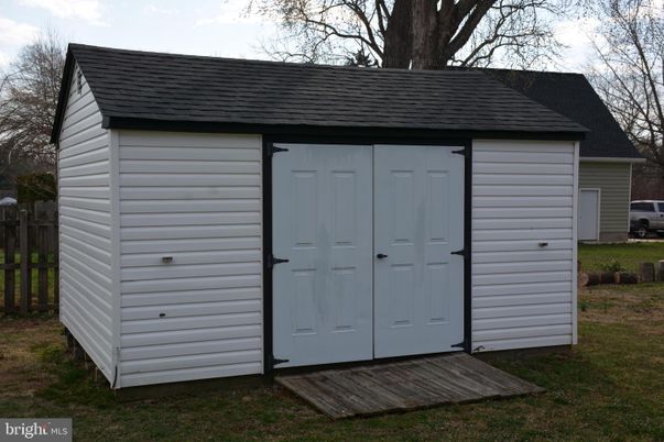 Detached Garage, Exterior