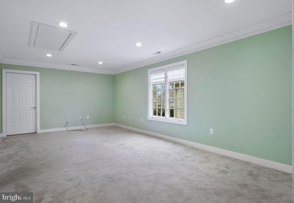 Empty room, Interior, Recessed Lighting