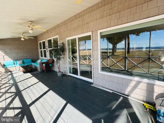 Exterior, Wood Texture Flooring