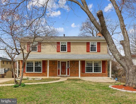 Exterior, Facade, Brick Facade, Split Level