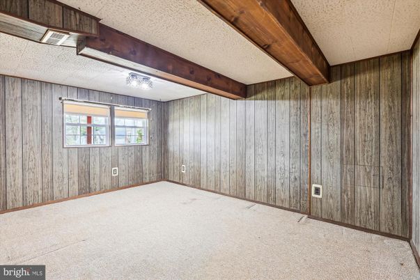Empty room, Interior, Wooden Beams, Wooden Walls