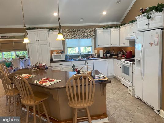 Dining room, Interior, Kitchen, Pendant Lights, Recessed Lighting