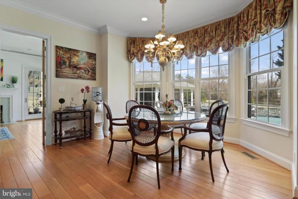Chandelier, Dining room, Interior, Recessed Lighting, Wood Texture Flooring