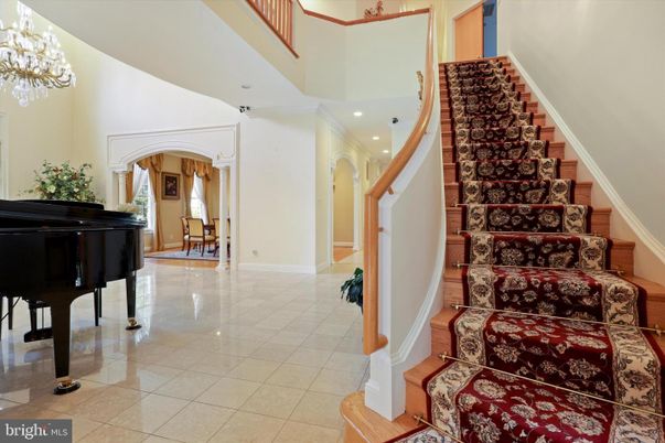 Chandelier, Interior, Piano, Recessed Lighting