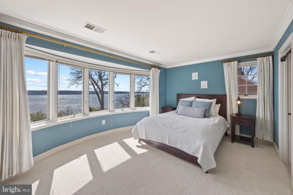 Bedroom, Interior, Water