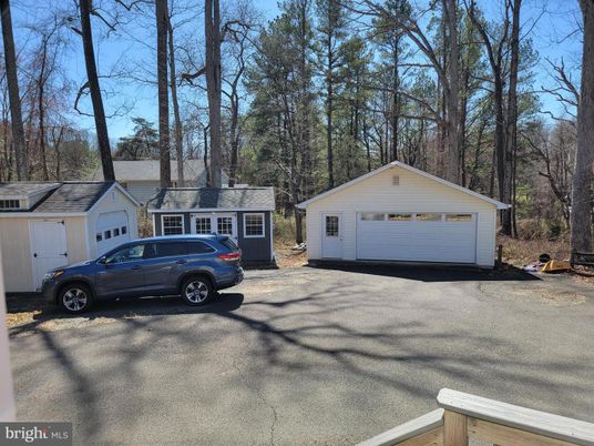 Detached Garage, Exterior