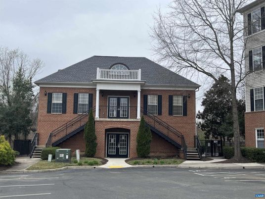 Exterior, Facade, Brick Facade, Georgian