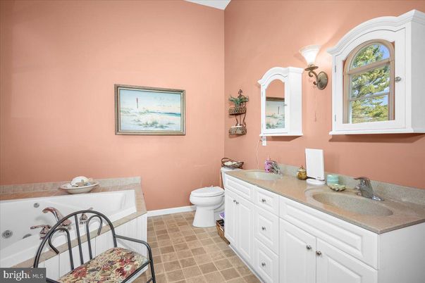 Bathroom, Dual Sink Vanities, Interior