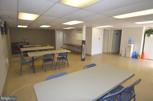 Dining room, Interior, Recessed Lighting
