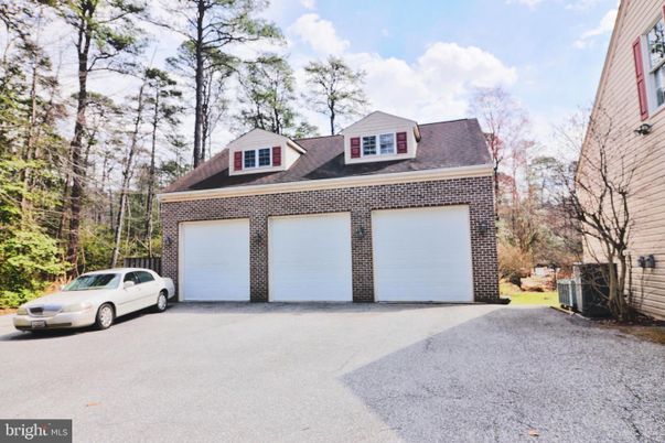 Attached, Exterior, Facade, Brick Facade, Cape Cod