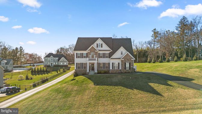 Backyard, Exterior, Facade, Farmhouse
