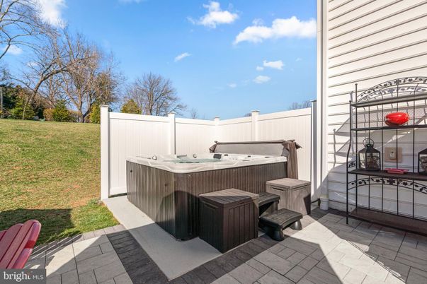 Exterior, Hot Tub