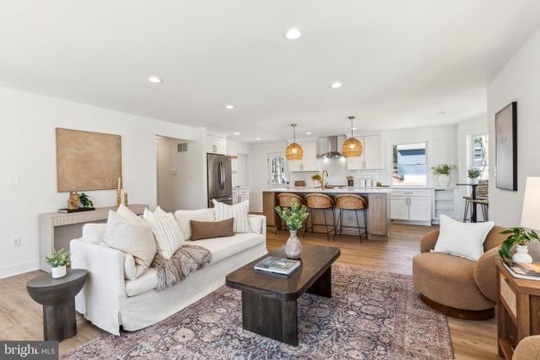 Interior, Kitchen, Living room, Pendant Lights, Recessed Lighting, Wood Texture Flooring