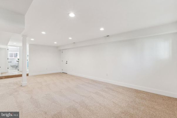 Bathroom, Empty room, Interior, Recessed Lighting